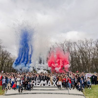 b5cd19f9-101b-4e5b-8566-21dec4d905b3